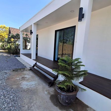 Ferienwohnung Homlomchomsuan หอมลมชมสวน Ban Mai  Exterior foto