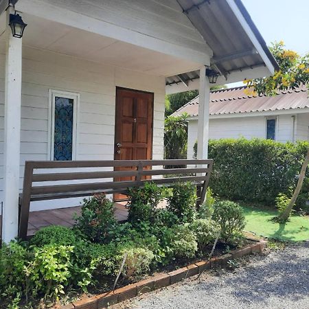 Ferienwohnung Homlomchomsuan หอมลมชมสวน Ban Mai  Exterior foto