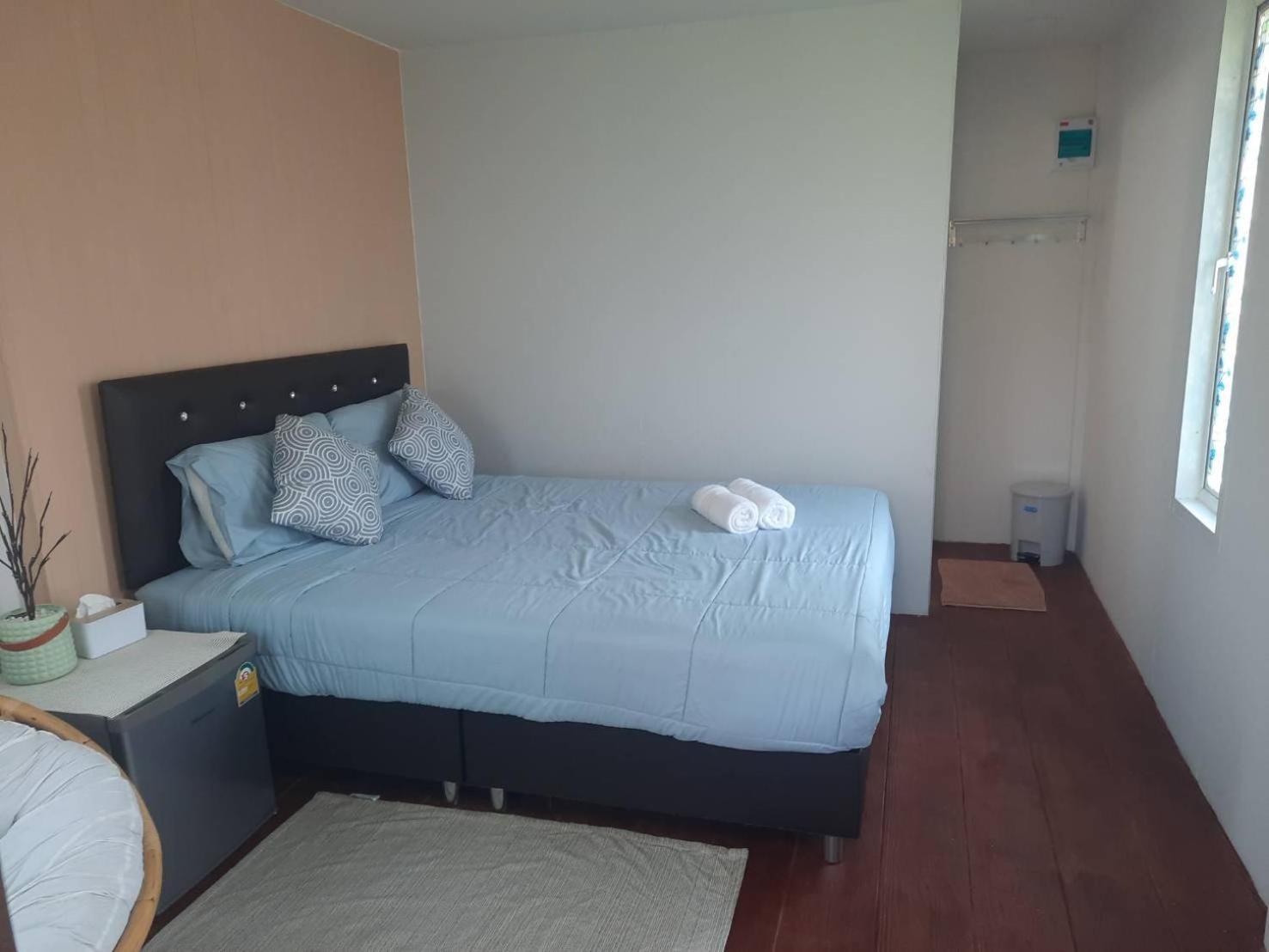 Ferienwohnung Homlomchomsuan หอมลมชมสวน Ban Mai  Zimmer foto
